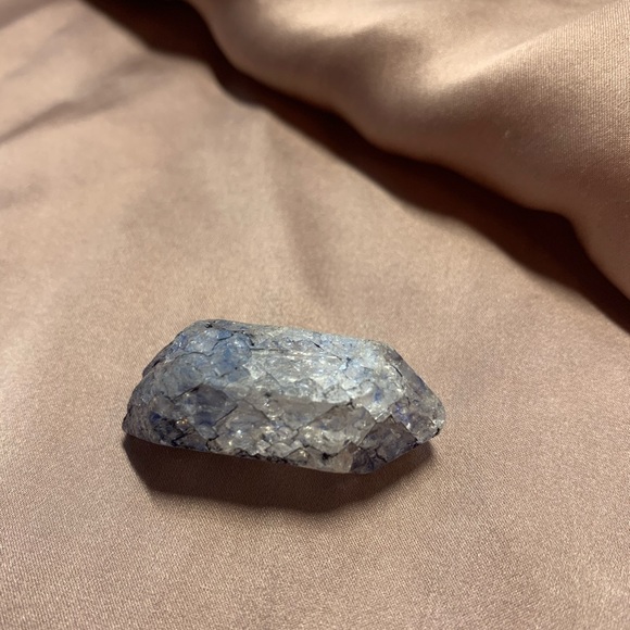 blue dyed healing quartz crystal - Picture 3 of 3